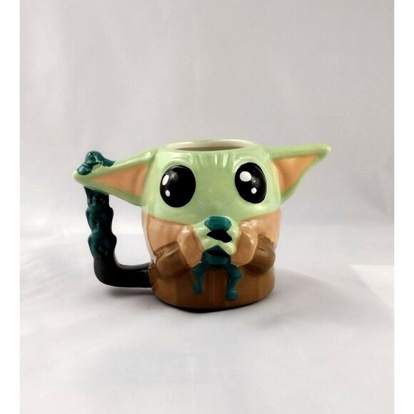 Star Wars Baby Yoda 11.5 oz Coffee Cup Mug Frogs The Child Grogu Mandalorian - Picture 1 of 6